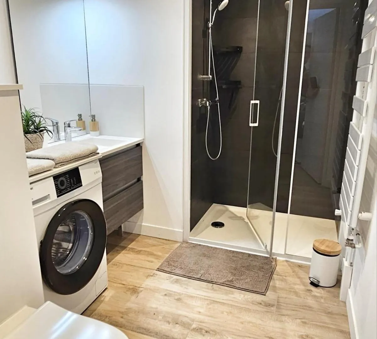 Appartement T2 Design Proche Gare/Intra-M/Sillon, Garage Prive à Saint-Malo